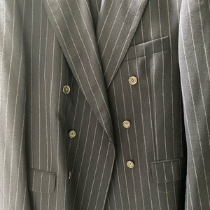 Men suit in brand new condition. Worn once. 100 Lana wool. NAVY blue!